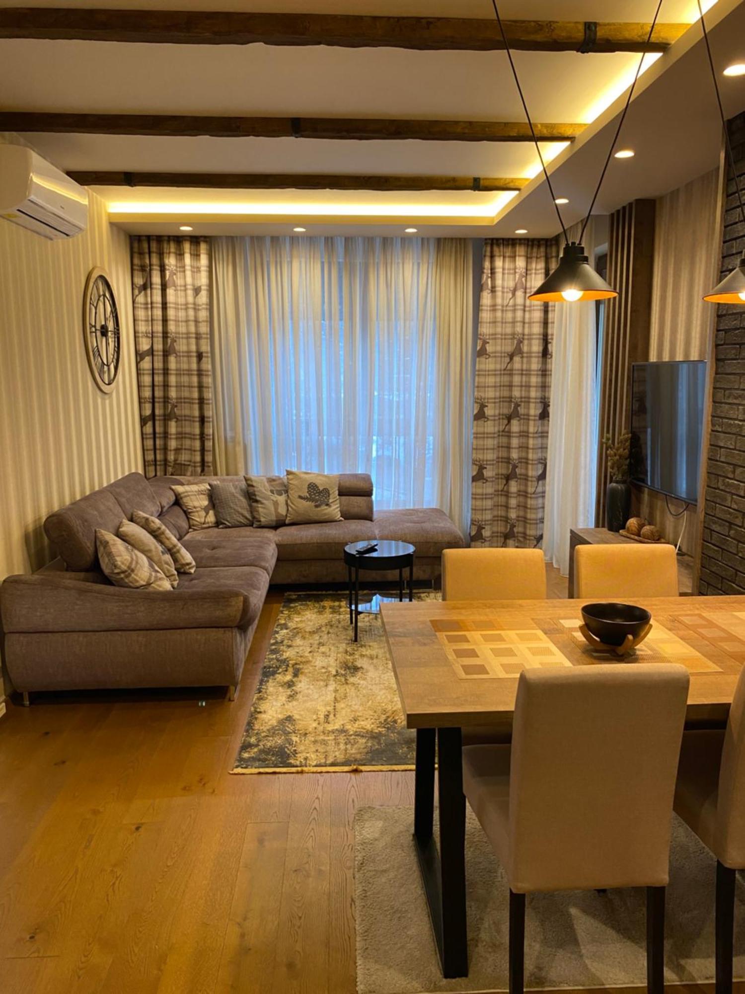 Golden Lux Apartment