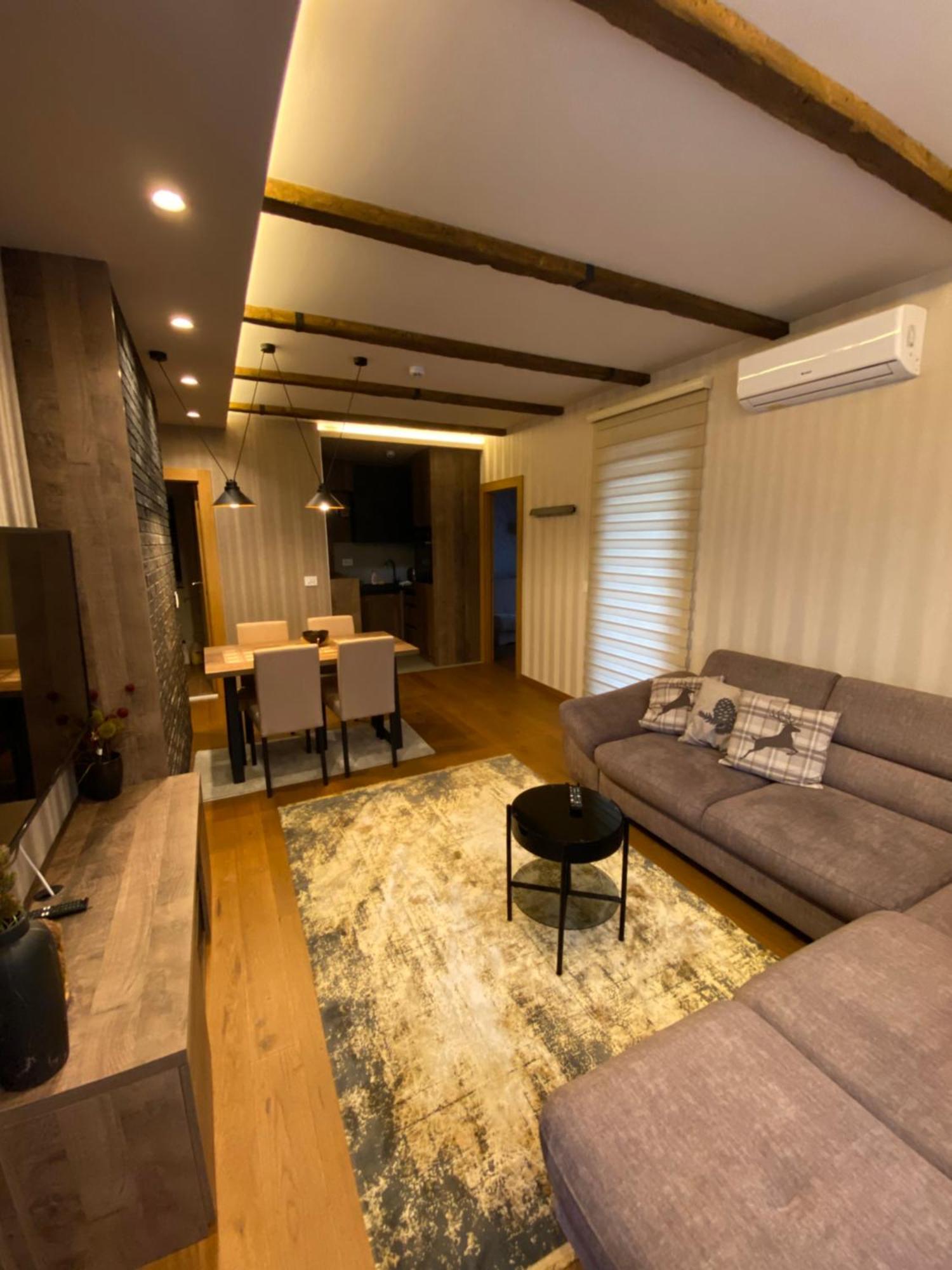 Golden Lux Apartment *